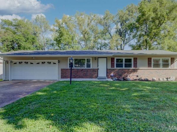 10801 Canter Way Drive, Unincorporated, MO 63114