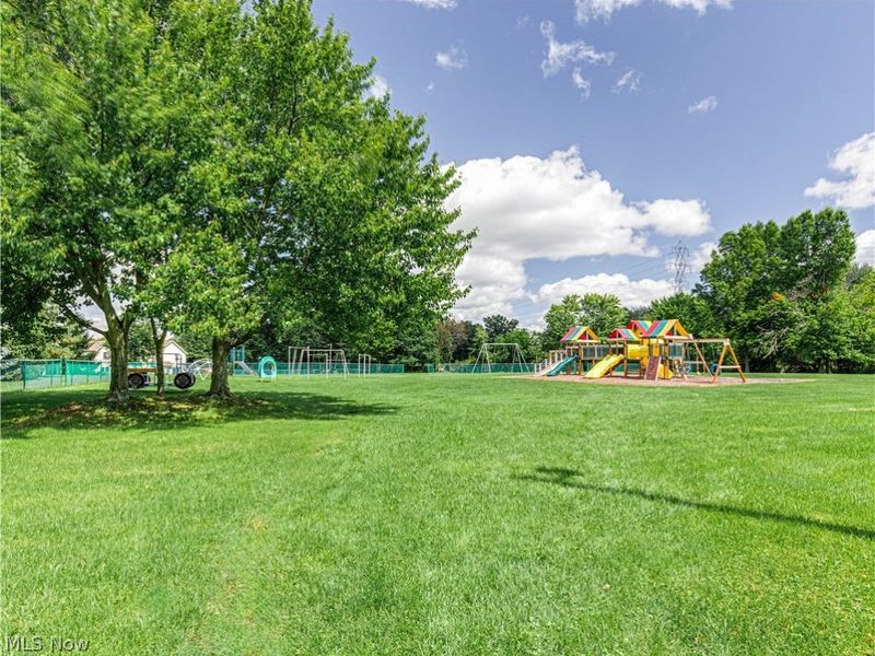 16465 Heather Lane, Unit 304, Middleburg Heights, OH 44130 Photo 17