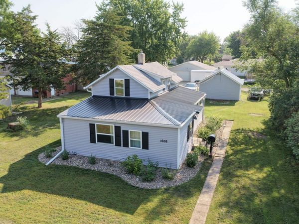 1608 L Avenue, Milford, IA 51351
