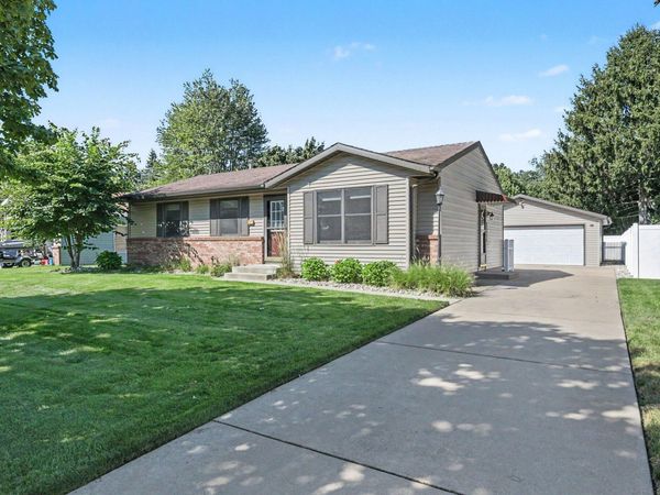 3461 Auburn Avenue NE, Grand Rapids, MI 49525
