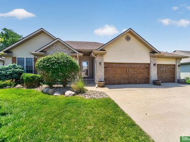 940 Key Circle, Carter Lake, IA 51510