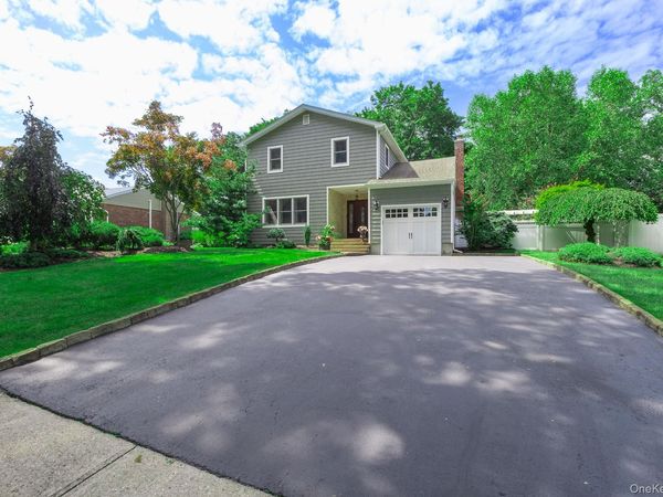 22 Sycamore Lane, Commack, NY 11725