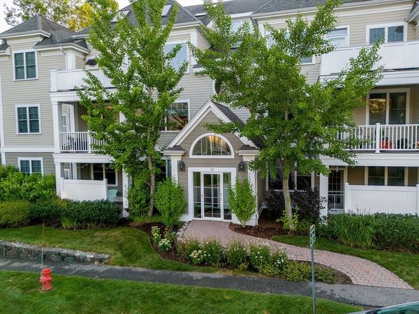 122 Johnson Woods Dr, Unit 103, Reading, MA 01867