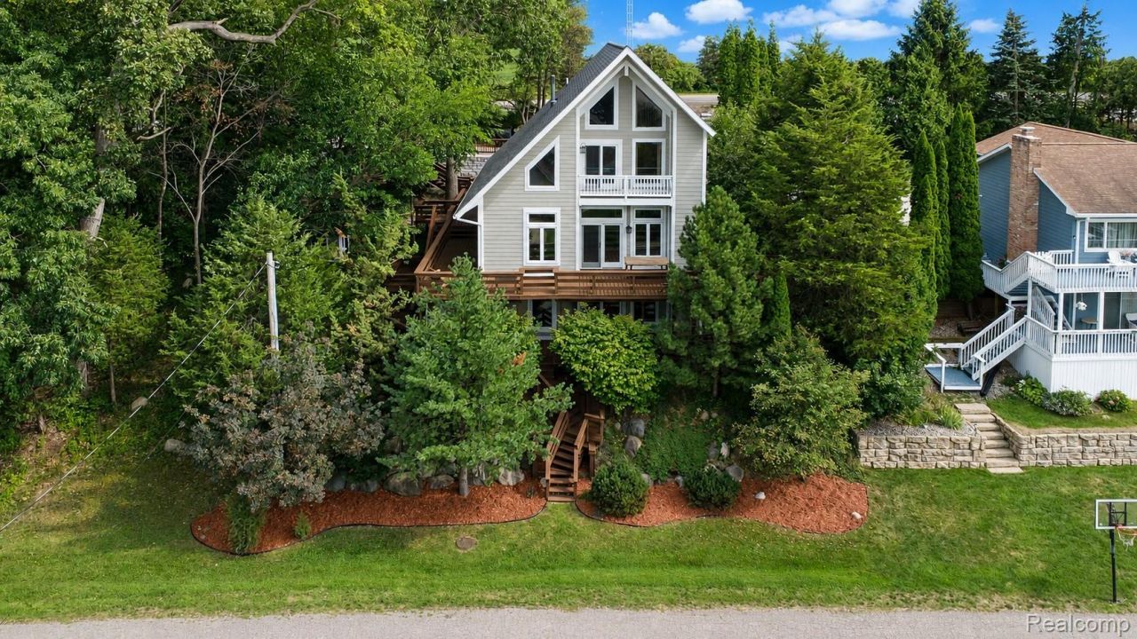 15420 Jennings Road, Fenton, Mi 48430 Main Photo