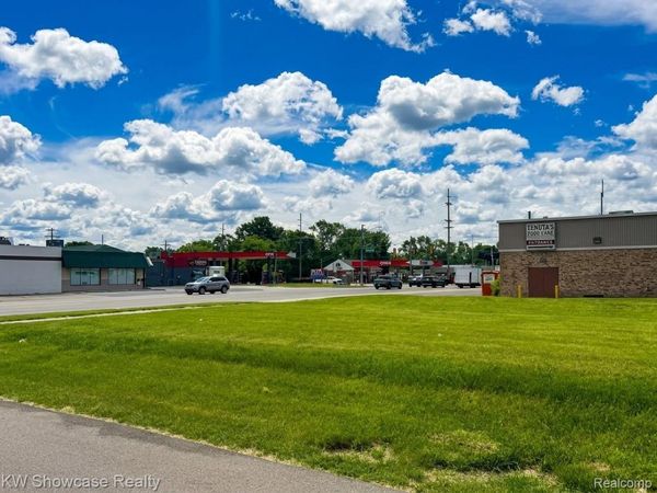 3537 Sashabaw Rd , Waterford Township, Mi 48329