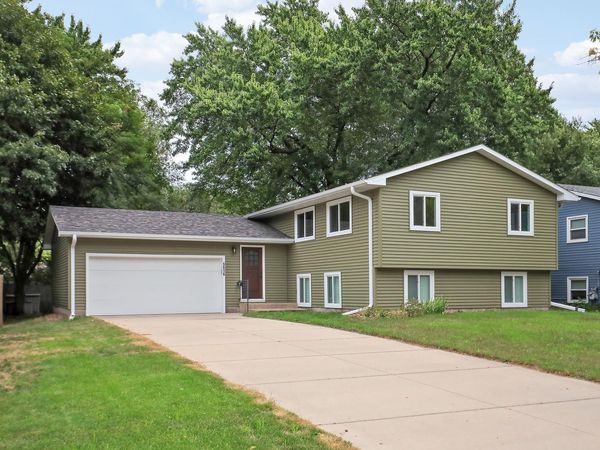 5616 Perry Avenue N, Crystal, MN 55429