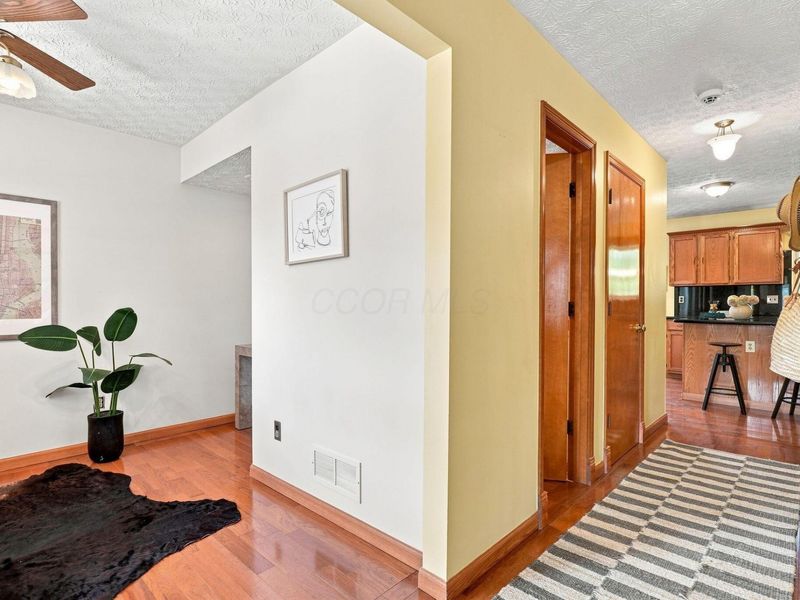 1438 Newell Court, Columbus, OH 43228 Photo 8