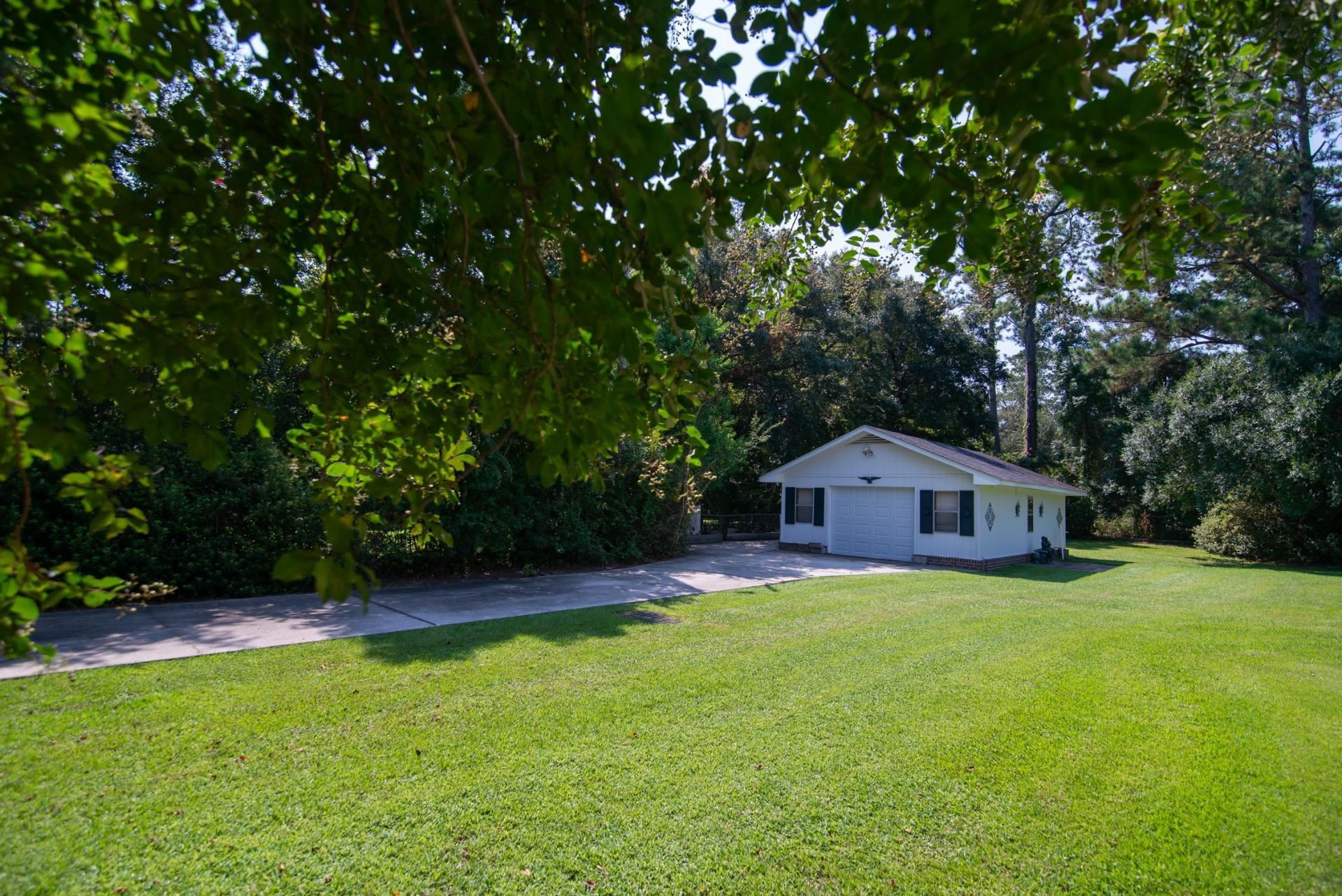 413 Loril St. Photo 21