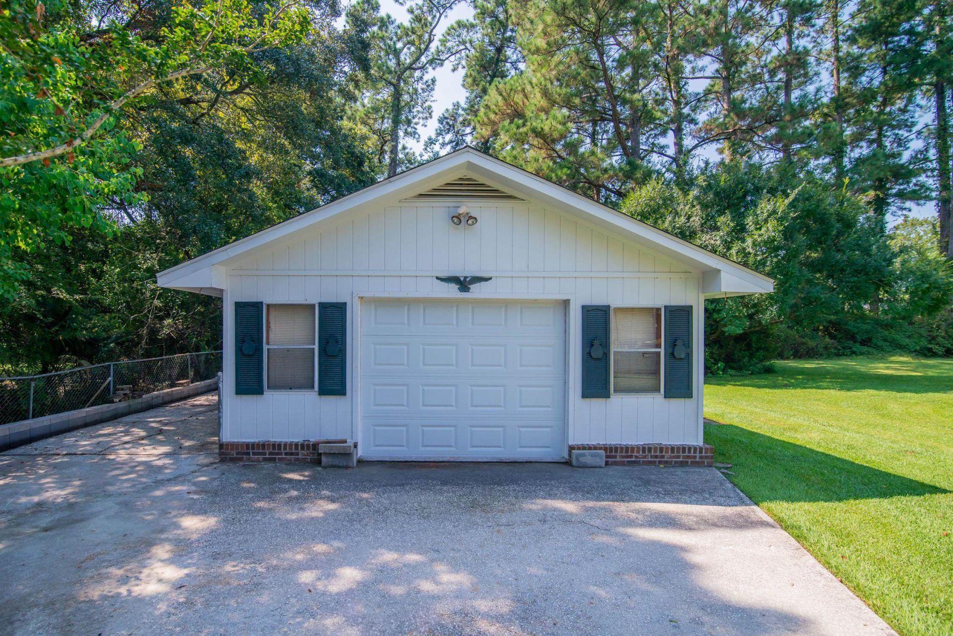 413 Loril St. Photo 22