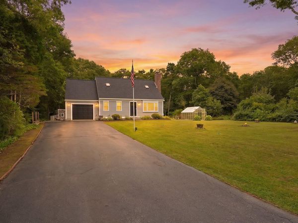 34 Commodore Lane, Marstons Mills, MA 02648