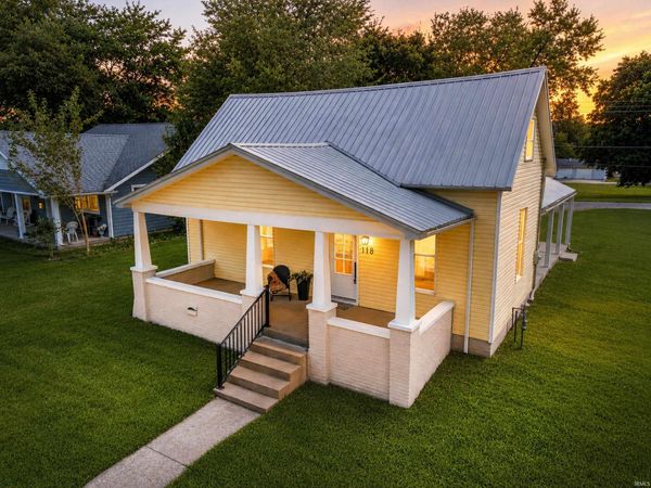 118 S Gibson Street, Oakland City, IN 47660