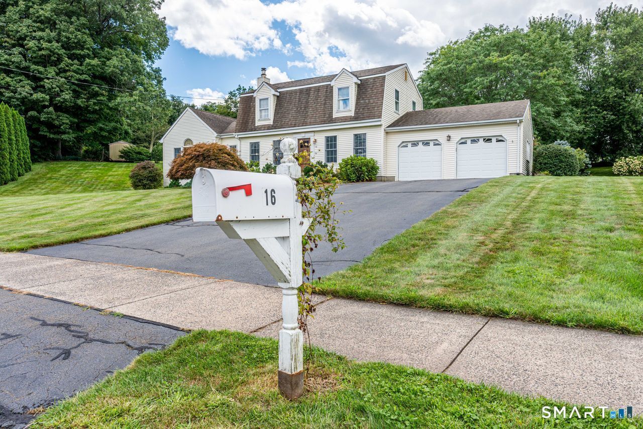 16 Sugar Hill, North Haven, CT 06473 Main Photo