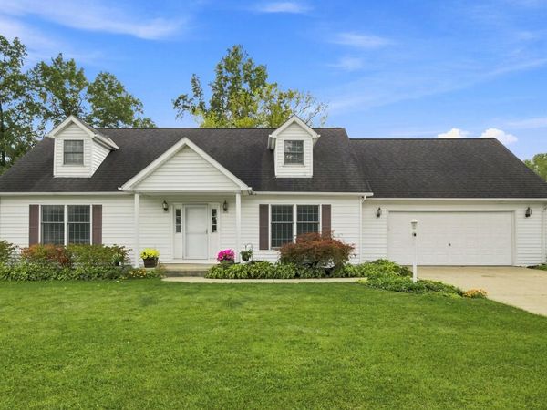 1877 August Dr, Ontario, OH 44906