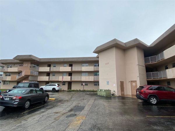 1200 Tallwood Ave , Unit 102, Hollywood, FL 33021
