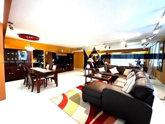 3800 Hillcrest Dr, Unit 412, Hollywood, FL 33021 Photo