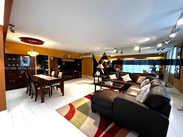 3800 Hillcrest Dr, Unit 412, Hollywood, FL 33021 Photo