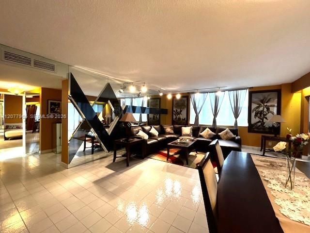 3800 Hillcrest Dr, Unit 412, Hollywood, FL 33021 Photo