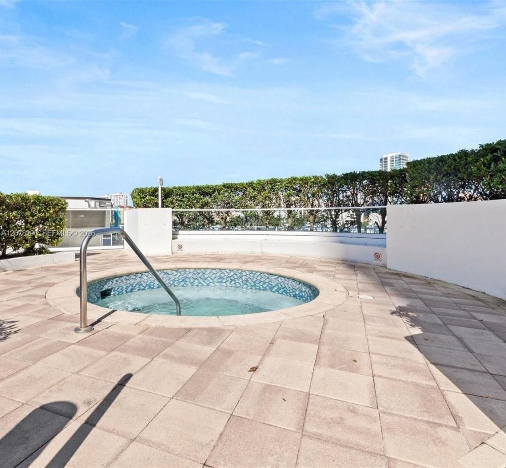 19500 Turnberry Way, Unit 25F, Aventura, FL 33180 Photo