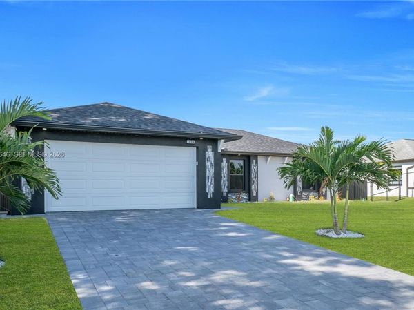 2021 NE 24th ter , Cape Coral, FL 33909