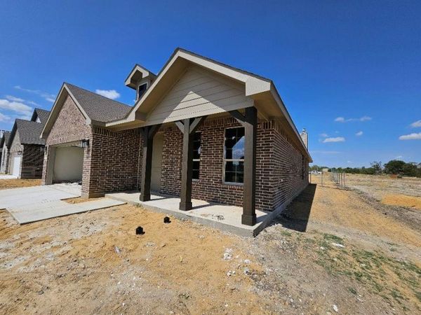 804 Silverleaf Drive, Ennis, TX 75119
