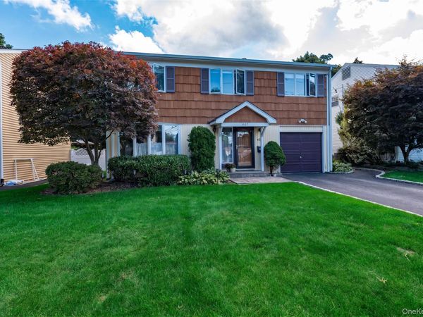 607 7th Avenue , East Northport, NY 11731