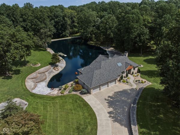 8565 S 500 W, Trafalgar, IN 46181