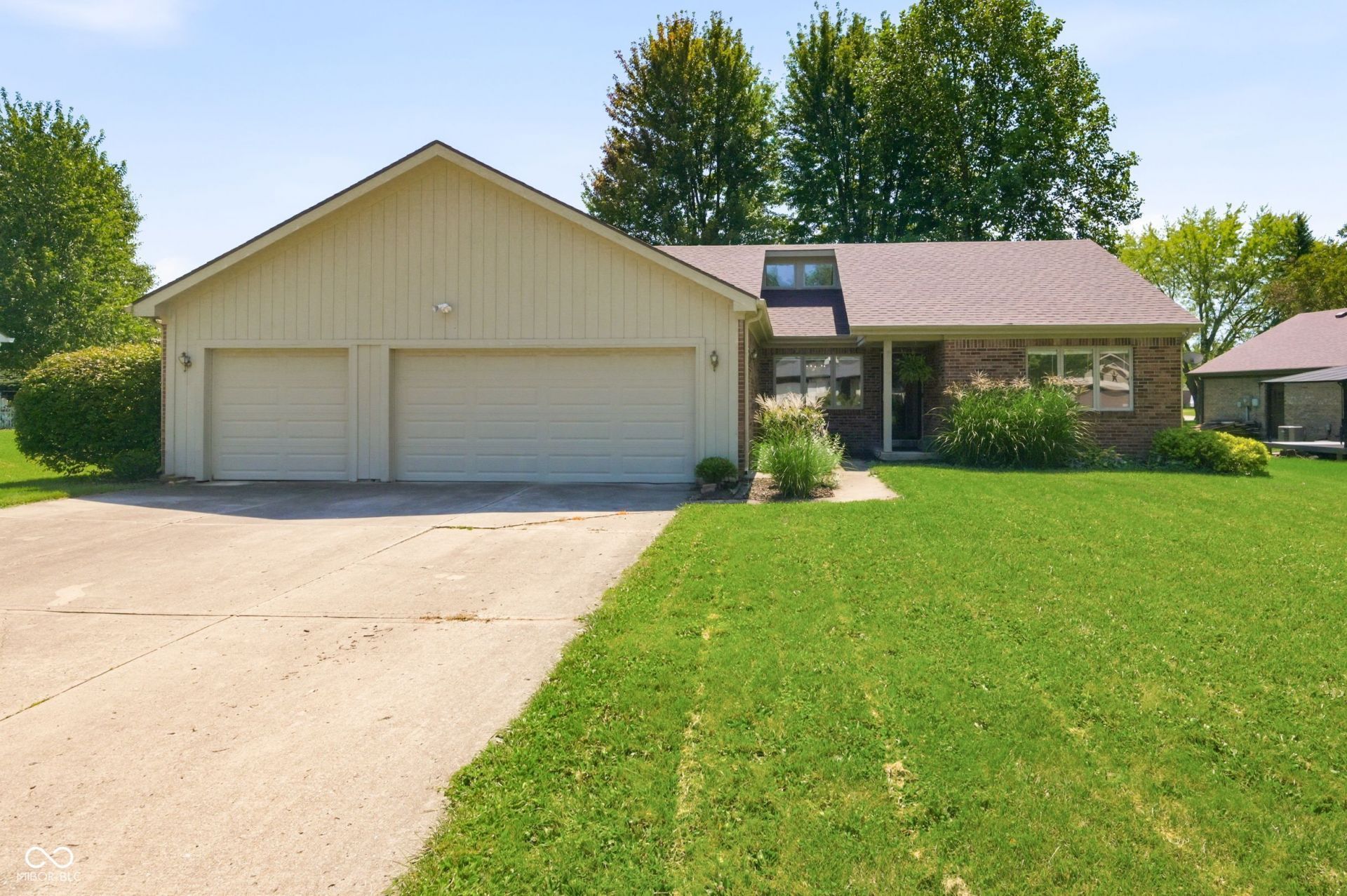 305 Lake View Drive, Greenfield, IN 46140 Main Photo