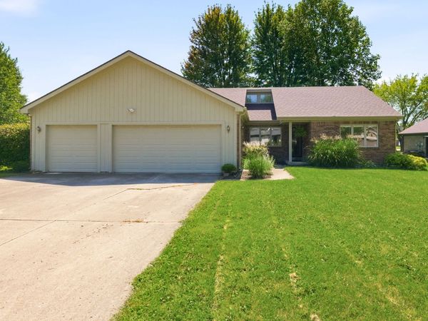 305 Lake View Drive, Greenfield, IN 46140