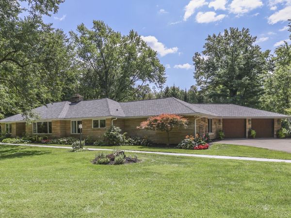 39 Highland Manor Court N, Indianapolis, IN 46228