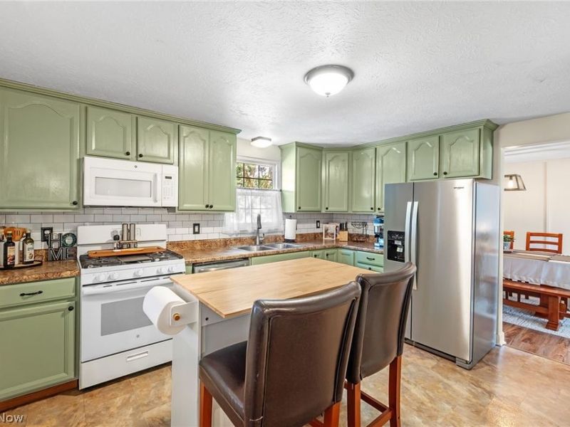 4366 Sunnyview Drive, Uniontown, OH 44685 Photo 11