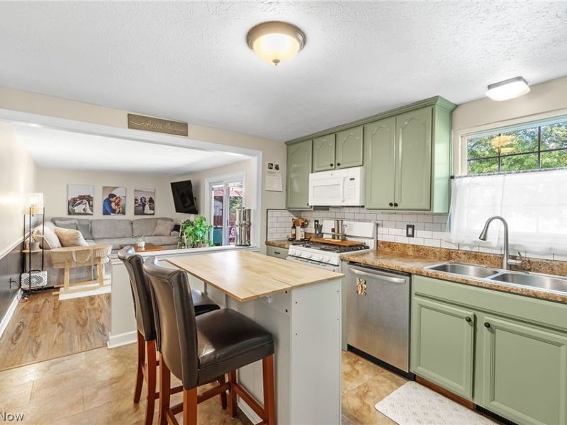 4366 Sunnyview Drive, Uniontown, OH 44685 Photo 14