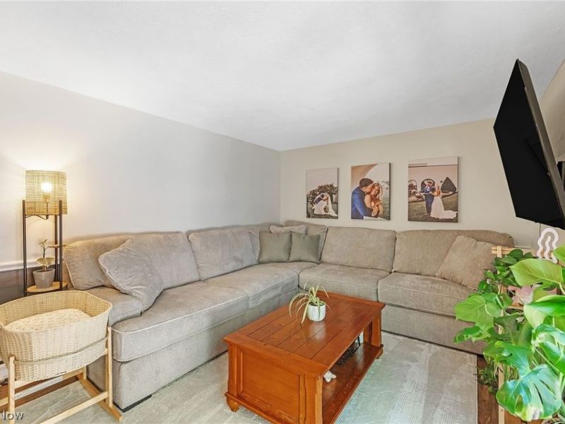 4366 Sunnyview Drive, Uniontown, OH 44685 Photo 9