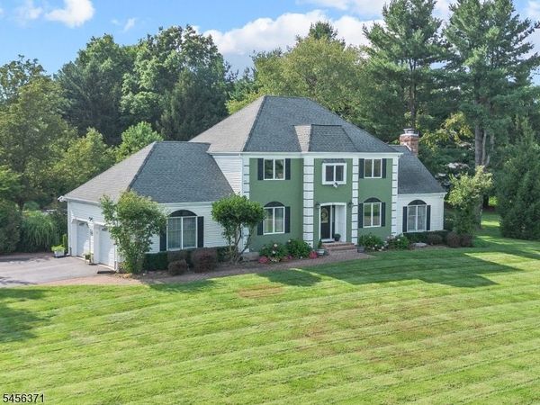 20 Stonebridge Rd, Union, NJ 08827