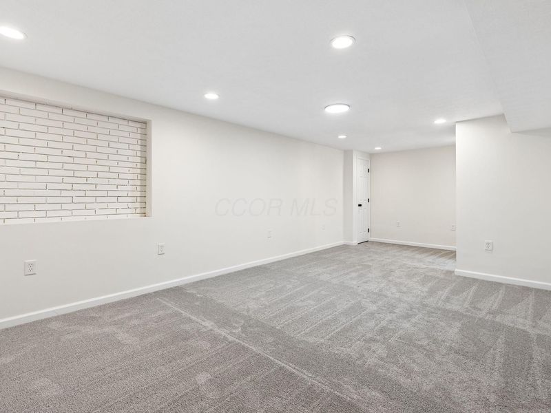 1550 Noe Bixby Road , Columbus, OH 43232 Photo 34