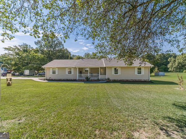 3520 Camelot Court, Loganville, GA 30052