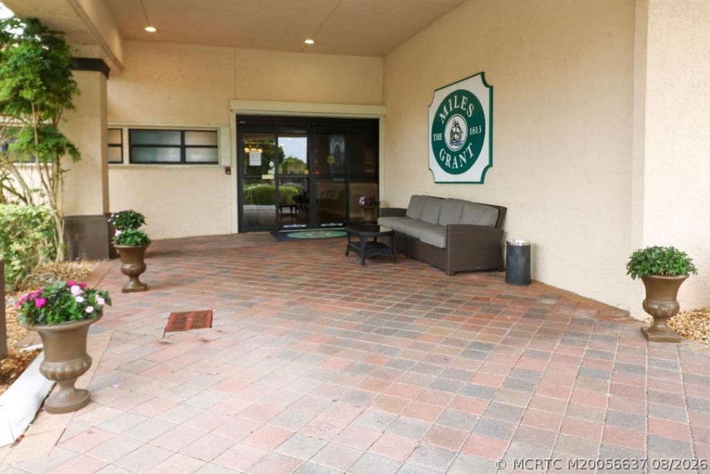 5433 SE Miles Grant Road, Unit E-205, Stuart, FL 34997 Photo
