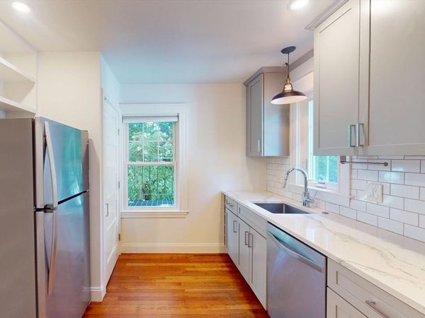 60 Denton Rd, Unit 2, Wellesley, MA 02482