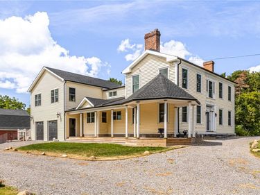 10230 S Street Road, Le Roy, NY 14482