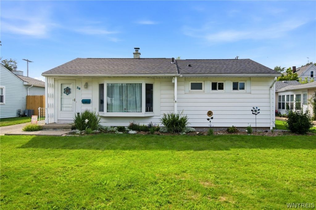 38 Meadow Lea Drive, Buffalo, NY 14226 Main Photo