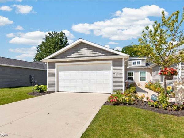 258 Silver Spring Circle , Elyria, OH 44035