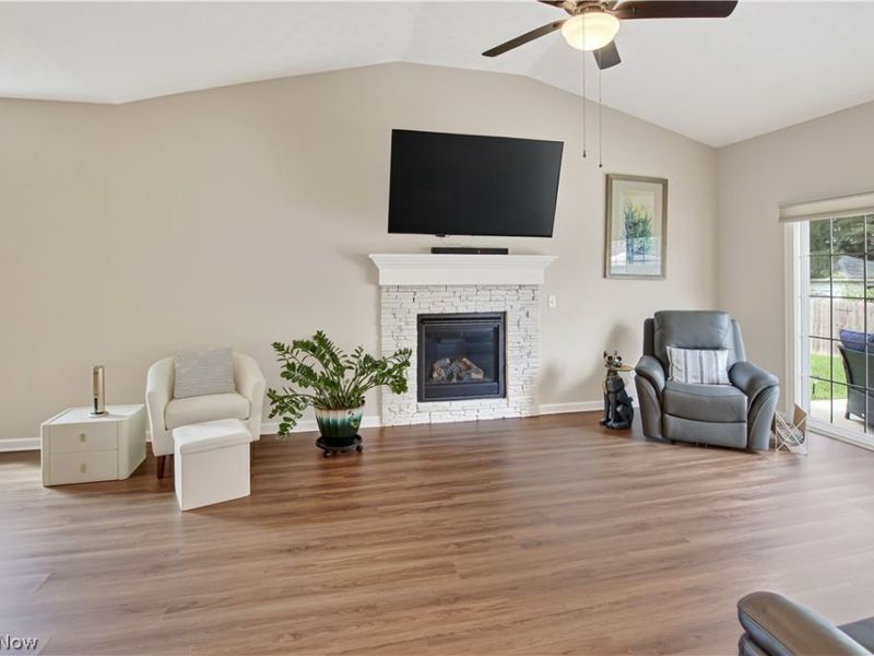 258 Silver Spring Circle, Elyria, OH 44035 Photo 6