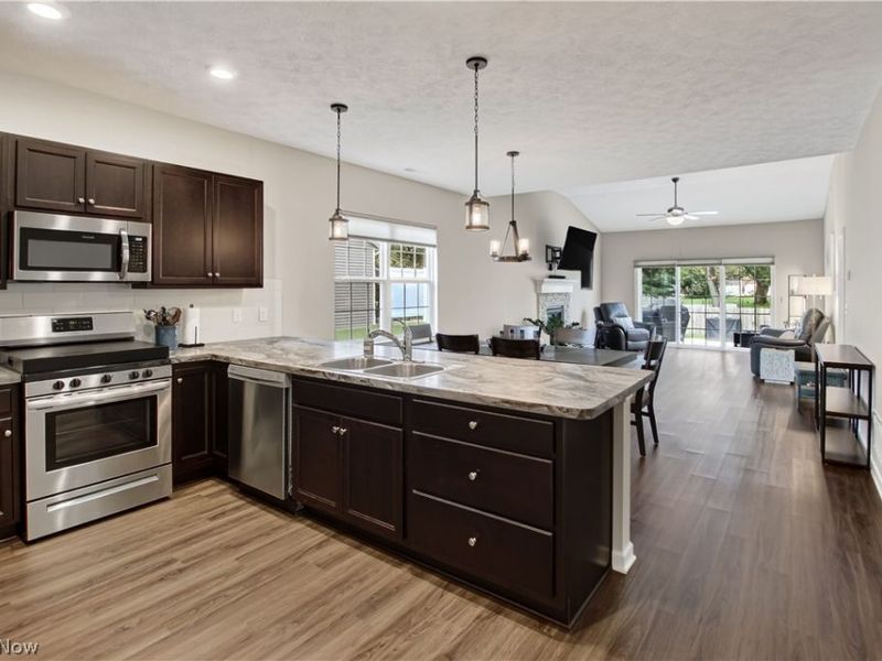 258 Silver Spring Circle, Elyria, OH 44035 Photo 9