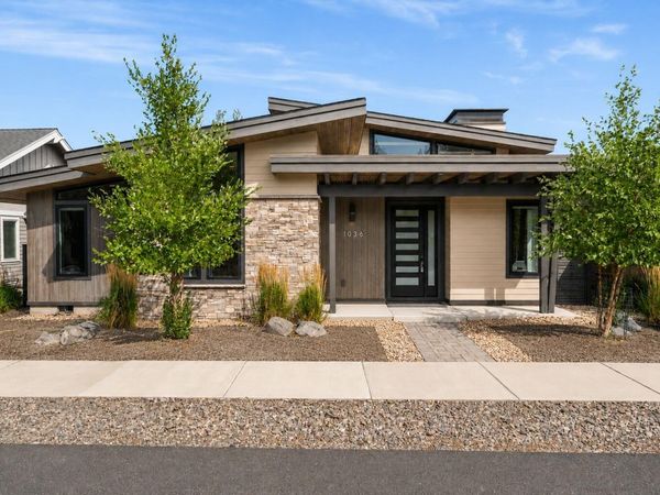 1036 N Forest Edge Drive, Sisters, OR 97759
