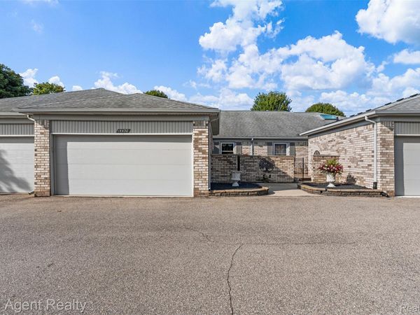 14430 Cove Creek Court, Shelby Township, Mi 48315