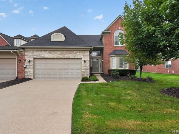 47693 Vistas Circle Drive S, Unit 89, Canton Township, Mi 48188