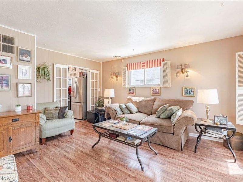 16225 Clearview Avenue, Cleveland, OH 44128 Photo 3