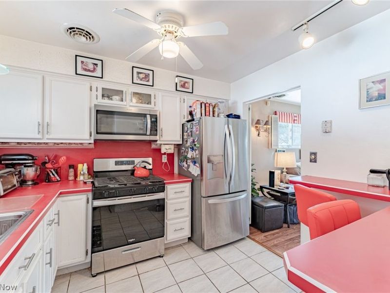 16225 Clearview Avenue, Cleveland, OH 44128 Photo 8