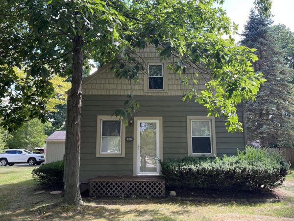686 Troywood Drive, Troy, MI 48083
