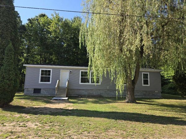 685 S Bingham Avenue, White Cloud, MI 49349