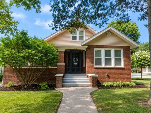 1219 25th Avenue , Rock Island, IL 61201